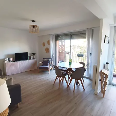 2-rooms With Wifi And Balcony Nice