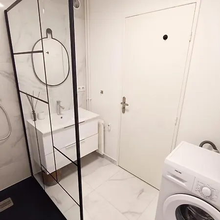 Lägenhet 2-rooms With Wifi And Balcony Nice