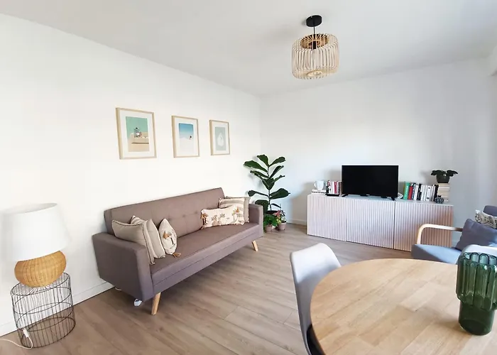 2-rooms With Wifi And Balcony Apartment *